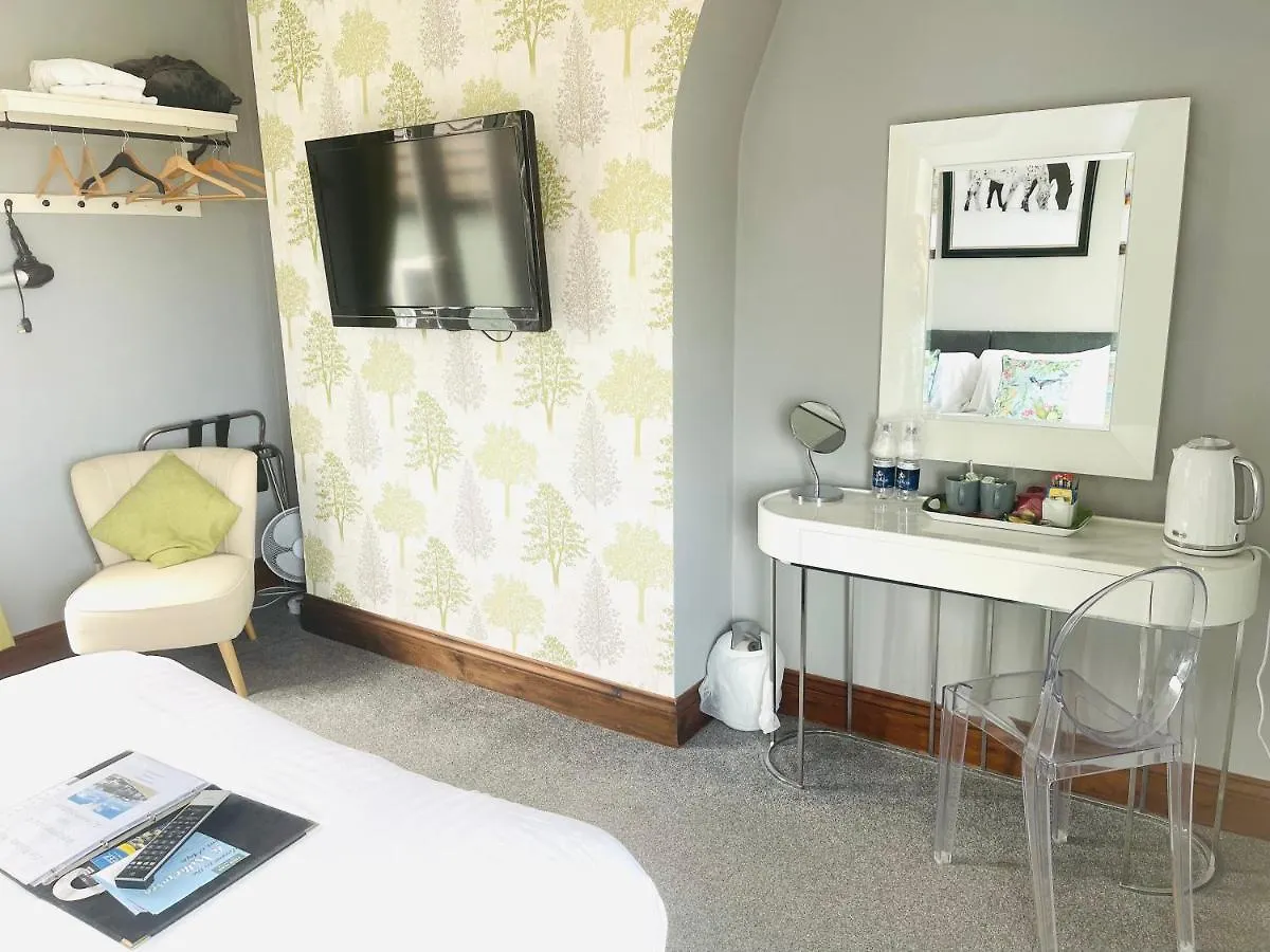 The Railway Inn Rise Bed & Breakfast