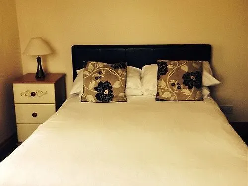 The Railway Inn Rise Bed & Breakfast